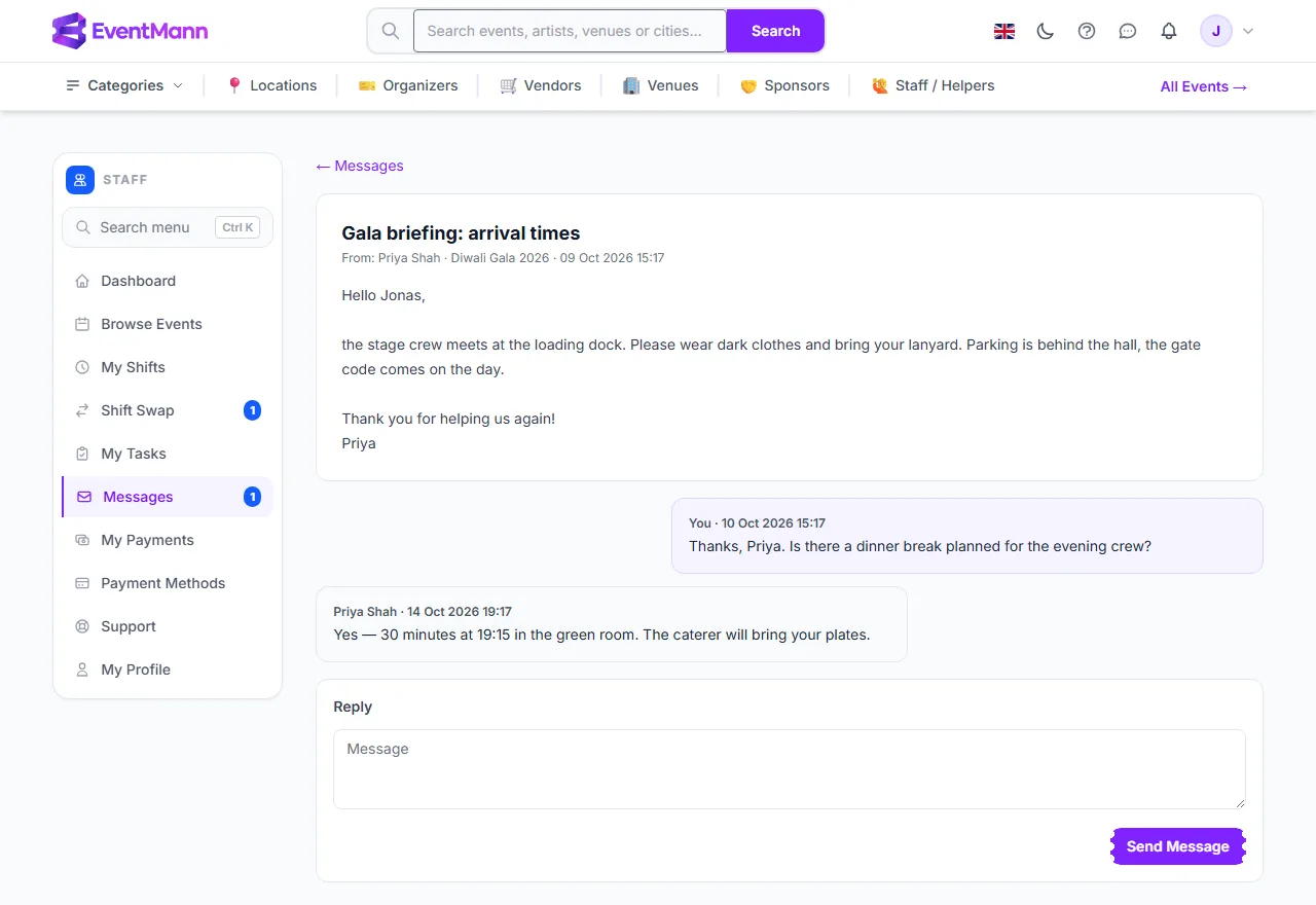 A thread with the organizer: the original message, two replies and the reply box