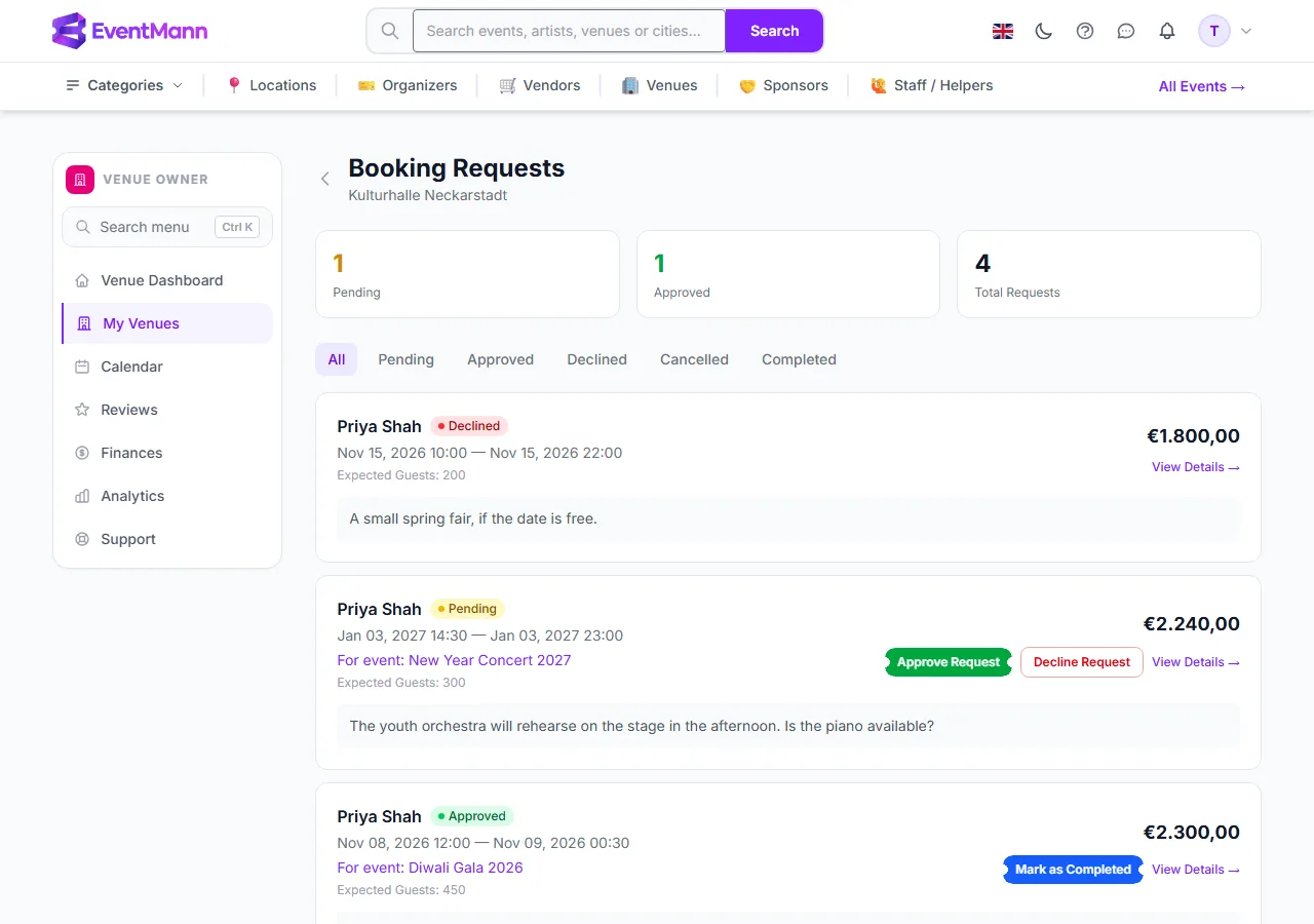 The list of booking requests with the status tabs and the answer buttons